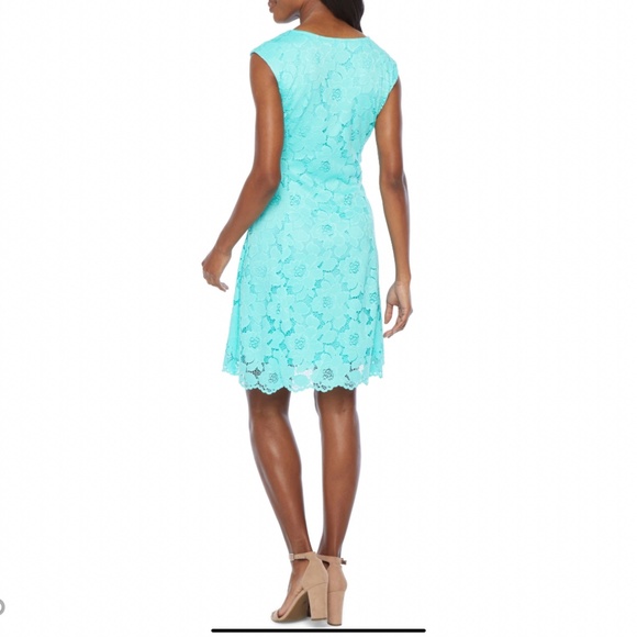 Ronni Nicole Sleeveless Floral Lace Fit & Flare Dr - Picture 2 of 3